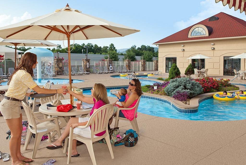 Music Road Resort Inn Pigeon Forge Extérieur photo